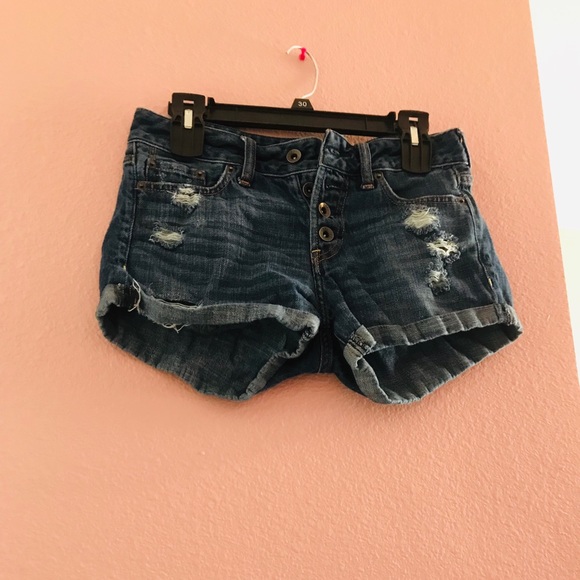 Jean Short w/ Rips - Picture 1 of 1
